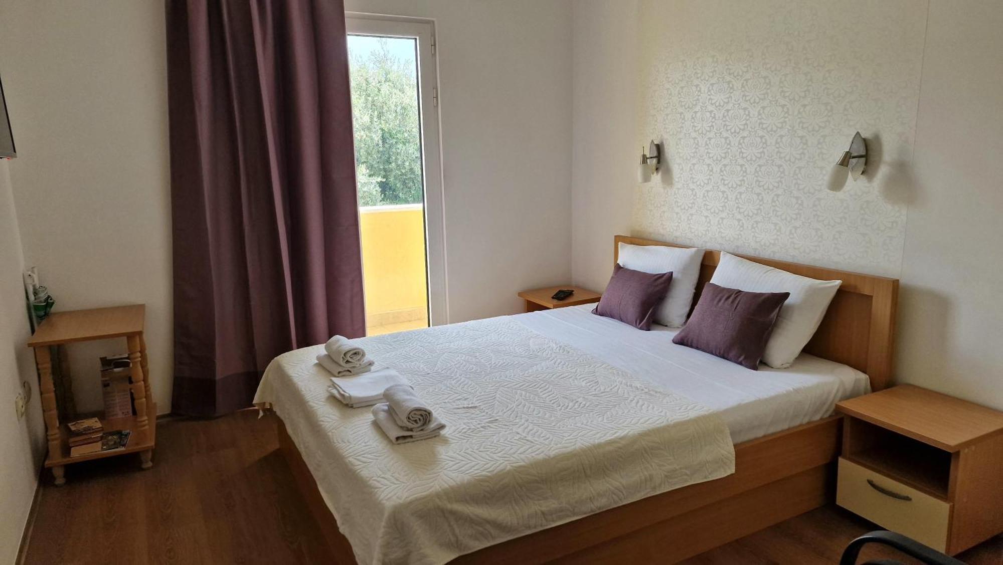 Vila Lena Petrovac Екстериор снимка